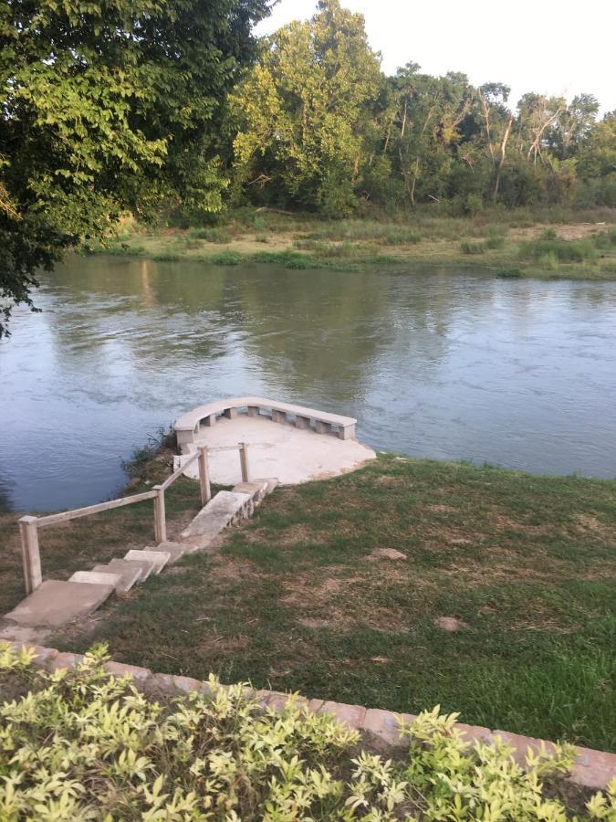 The Perry Riverhouse Bastrop Εξωτερικό φωτογραφία